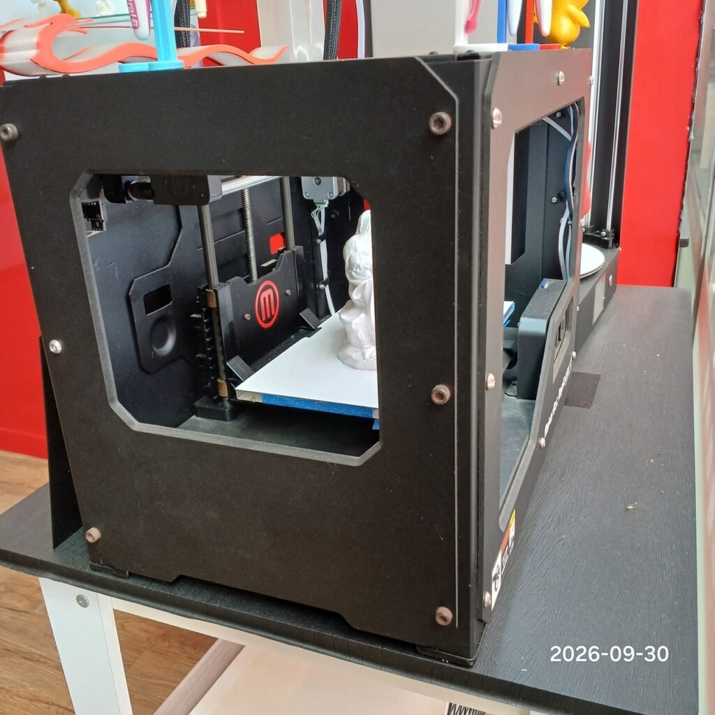 MakerBot Replicator 2 m 로고